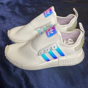 BRAND NEW WHITE ADIDAS SIZE 8